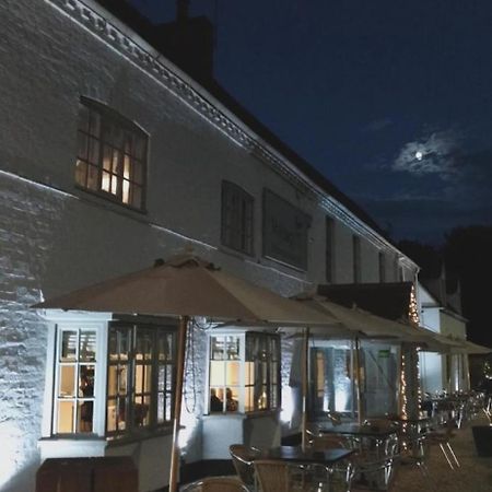 The Roebuck Alcester Exterior foto
